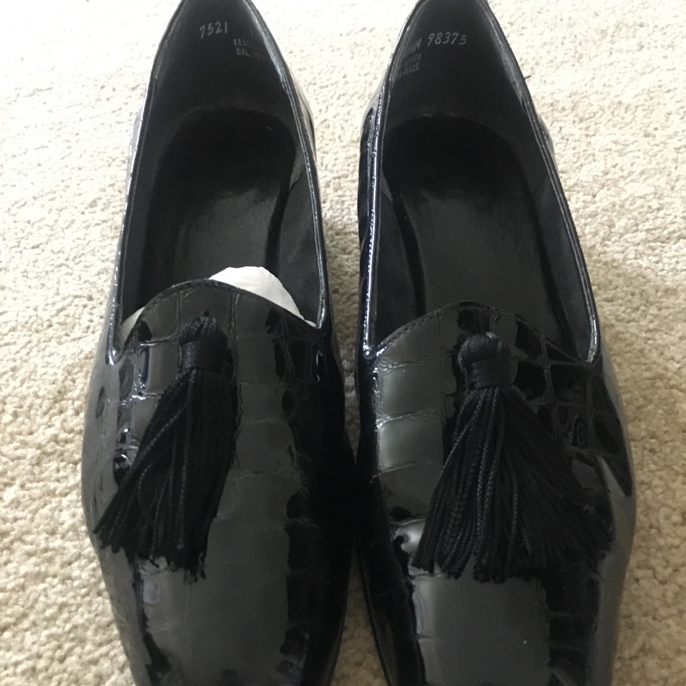 Black Magdesian loafers